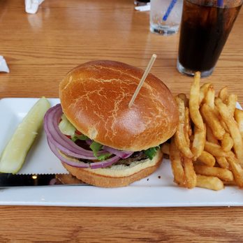Fox River Brewing - Regular cheeseburger - Sports Bars Near Me - Oshkosh, Wisconsin Fox River Brewing - Regular cheeseburger - Sports Bars Near Me - Oshkosh, Wisconsin