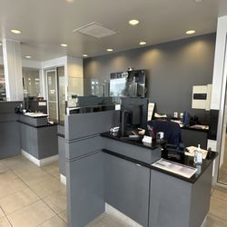 Safford Hyundai of Springfield - It's been more than one hour we waited for a service advisor to talk with and ask about the status of vehicle