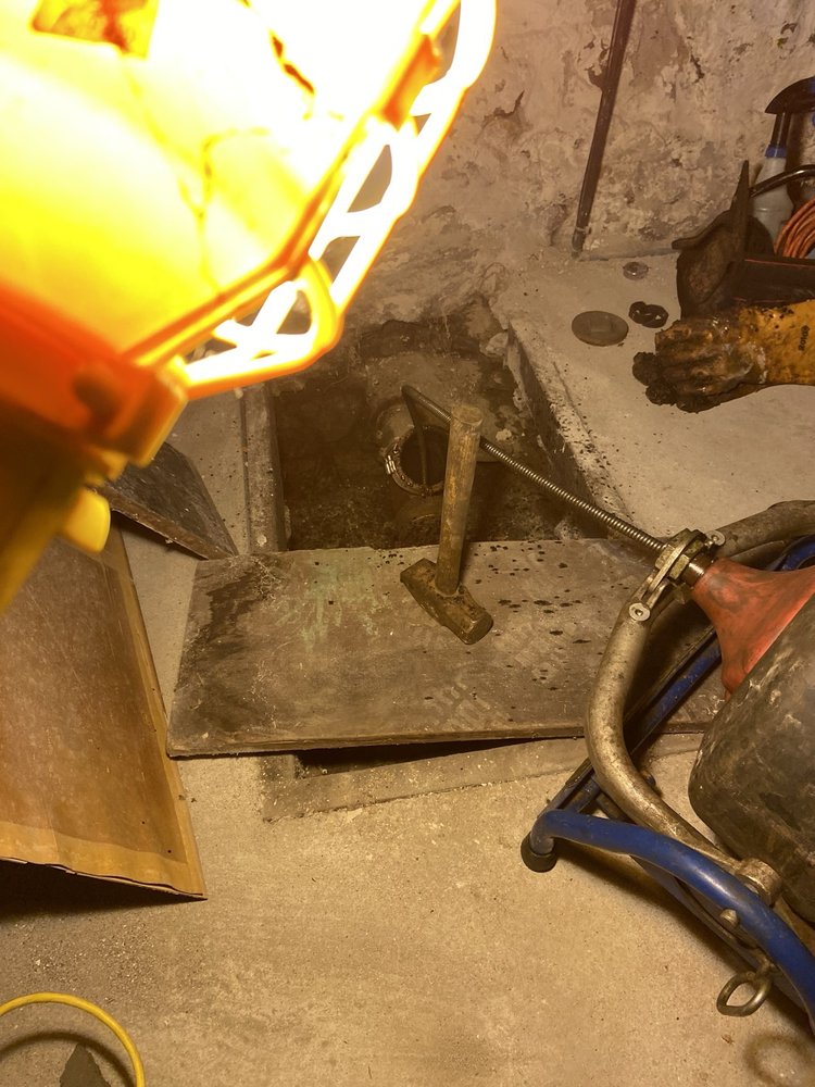 Slide of Roto-Rooter Plumbing & Water Cleanup