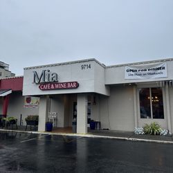 Mia Cafe and Wine Bar