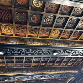 Smith Tower Observatory Bar - Intricate ceiling art - Cocktail Bars Near Me - Seattle, Washington Smith Tower Observatory Bar - Intricate ceiling art - Cocktail Bars Near Me - Seattle, Washington