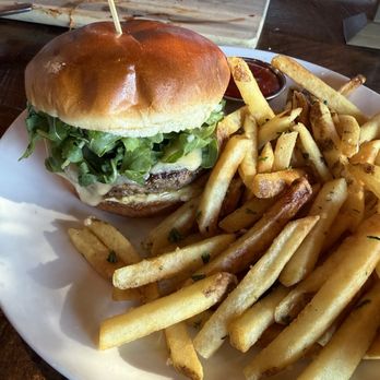 Newhall Refinery - Craft Burger - New American Near Me - Santa Clarita, California
