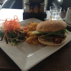 Billy Baxter's - Burger chips and salad.. Okay coffee too.. :-)