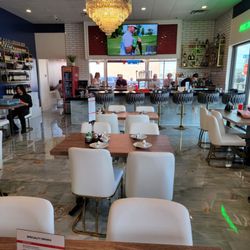 Roma's Italian Bistro - Main dining area