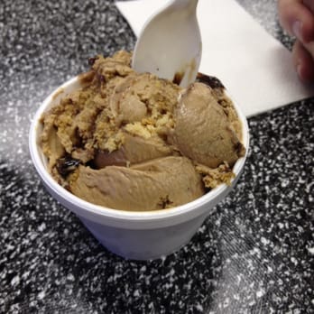 Vanilla Bean Creamery - Moose tracks - Ice Cream & Frozen Yogurt Near Me - Cranford, New Jersey Vanilla Bean Creamery - Moose tracks - Ice Cream & Frozen Yogurt Near Me - Cranford, New Jersey