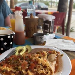 Cafe El Puerto - Huevos Rancheros