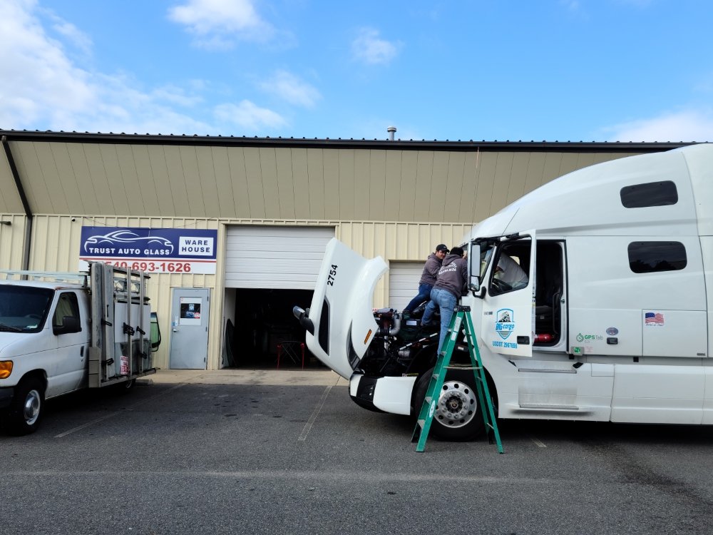 APPLE AUTO GLASS Updated September 2024 45945 Trefoil Ln, Sterling