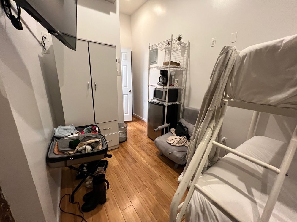 CHELSEA INN Updated October 2024 67 Photos & 86 Reviews 46 W 17th