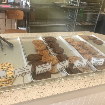 Ali's Cookies Emory - Chocolate chunk cookie - Bakeries Near Me - Atlanta, Georgia