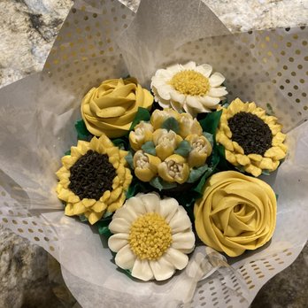 Sugar Happy Bakery - a bouquet of sunflowers - Cupcakes Near Me - Kalispell, Montana