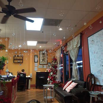 In'Dulgence Nail Spa - Beautiful Christmas decor - Nail Salons Near Me - St. Petersburg, Florida