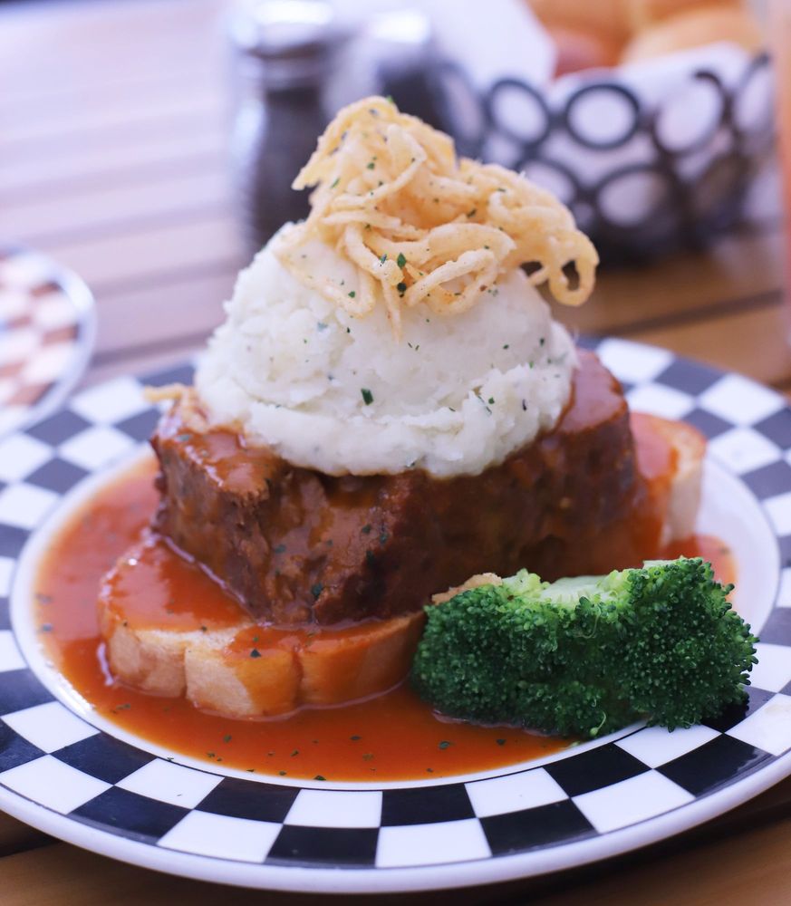 CAP CITY FINE DINER AND BAR 540 Photos & 685 Reviews Diners 1299