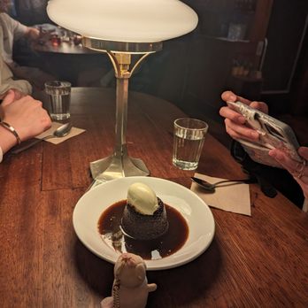 Hawksmoor Seven Dials - British Near Me - London, XGL
