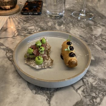 AnnaLena - tuna tartare, pickled green garlic, sesame, duck croustillant, carrot, leak, hoisin - Canadian (New) Near Me - Vancouver, British Columbia