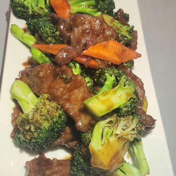 Lin's Kitchen - Sliced Beef with Vegetables in Hot Chili Oil - Chinese Near Me - Orange, Connecticut