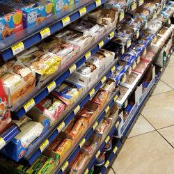 Royal Farms 98 - Snacks