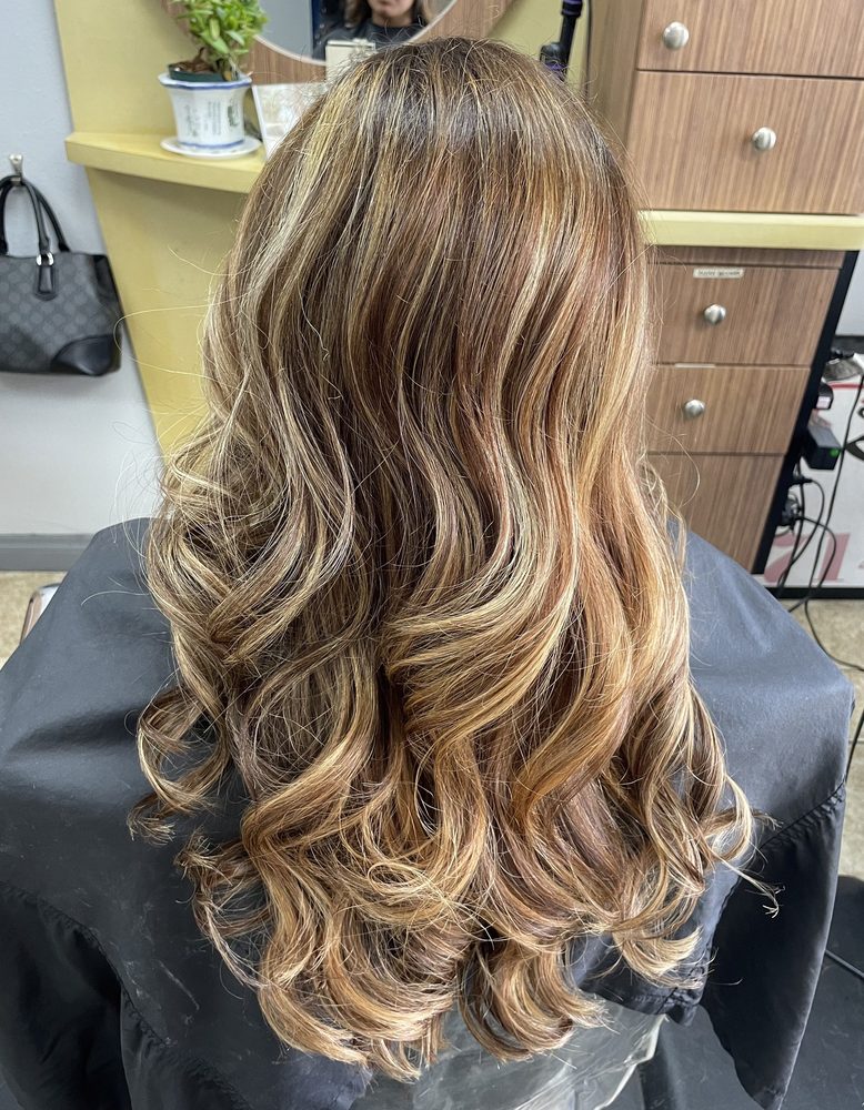 T & H SALON Updated September 2024 54 Photos & 83 Reviews 743