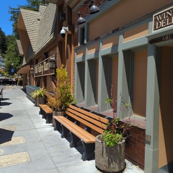 Mill Valley Market - Outside - Grocery Near Me - Mill Valley, California