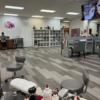 Friendly Nails & Spa - Nail Salons Near Me - Sparks, Nevada