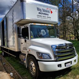 Moving truck