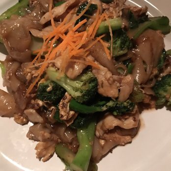 Thai Thani - Pad Se-Ew with Pork - Thai Near Me - Orlando, Florida Thai Thani - Pad Se-Ew with Pork - Thai Near Me - Orlando, Florida