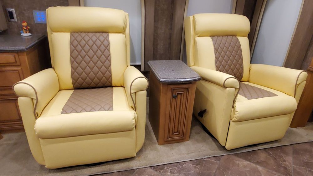 UPHOLSTERY SHOP Updated September 2024 13 Photos 3310 SW 74th Ave