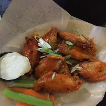 Third Base Pint House - Great wings - Sports Bars Near Me - Powell, Ohio
