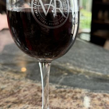 Van Ruiten Family Winery - Pint noir - Wineries Near Me - Lodi, California Van Ruiten Family Winery - Pint noir - Wineries Near Me - Lodi, California