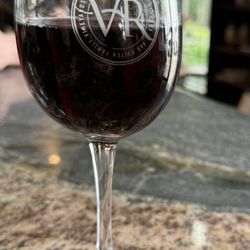 Van Ruiten Family Winery - Pint noir