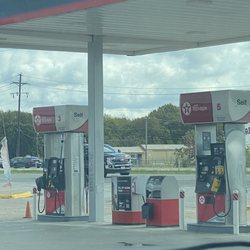 Quick Way Mart - Pumps without gas