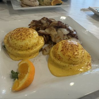 Keke's Breakfast Cafe - Eggs Benedict - Breakfast & Brunch Near Me - Highlands Ranch, Colorado