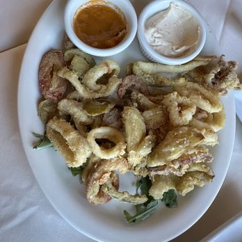 El Pulpo & Tapas Bar - Calamar Frito - Seafood Near Me - Middletown, Connecticut El Pulpo & Tapas Bar - Calamar Frito - Seafood Near Me - Middletown, Connecticut