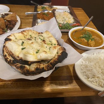 Curry Corner - Arabic plate, Cheese Naan, Garlic Naan, Traditional Curry - Pakistani Near Me - Tempe, Arizona