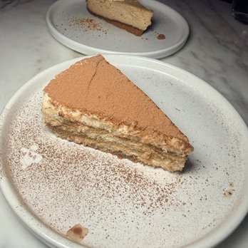 Fox On John - Biscoff Cheesecake Tiramisu - Bars Near Me - Toronto, Ontario