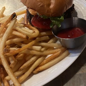 Earls Kitchen + Bar - Burger - Canadian (New) Near Me - Burnaby, British Columbia Earls Kitchen + Bar - Burger - Canadian (New) Near Me - Burnaby, British Columbia