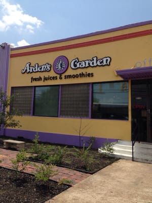 Arden's Garden Juice Bar & Smoothies East Point by null