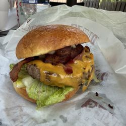 Wagyu Burger (add bacon)