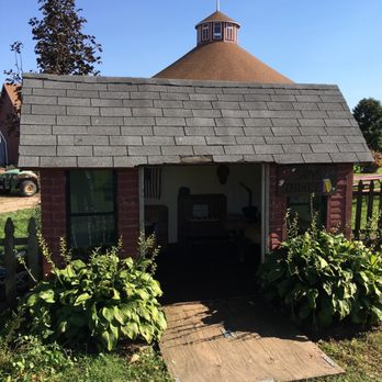 Schuster's Farm - Play houses for kids - Pumpkin Patches Near Me - Deerfield, Wisconsin