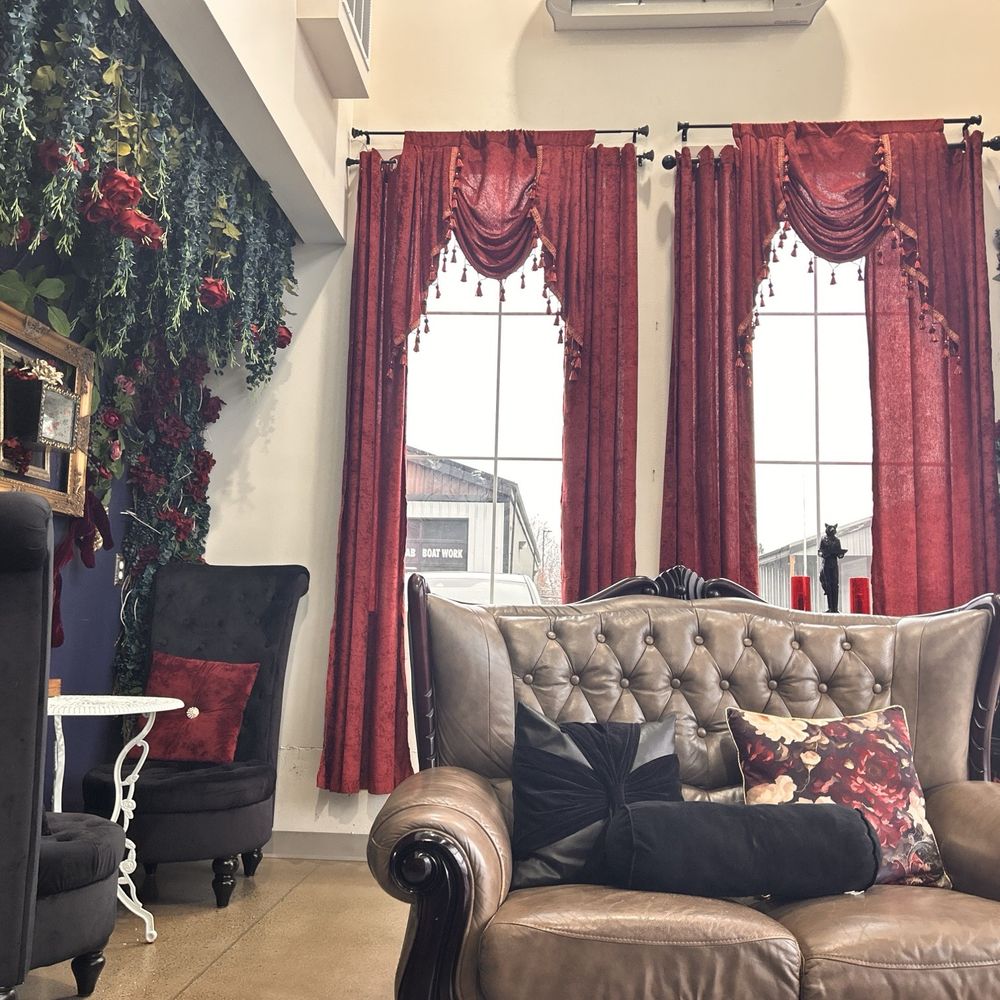 Florfe Cafe - Cute room! - Cafes Near Me - Salem, Oregon