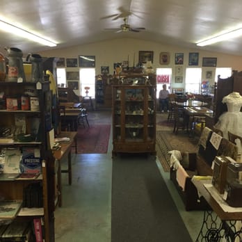 St Regis Antique Gallery - Sweet old lady gives you free candy - Antiques Near Me - Saint Regis, Montana St Regis Antique Gallery - Sweet old lady gives you free candy - Antiques Near Me - Saint Regis, Montana