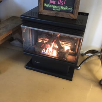 Fernielea Cafe - Nice roaring fire for the cold winter months. - Coffee & Tea Near Me - Coatesville, AUK
