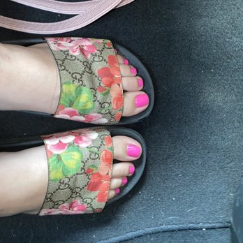Clover Nail Spa - Pedicure (not sure) gel on toes - Nail Salons Near Me - Chesapeake, Virginia
