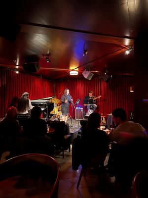 Mr. Tipple's Jazz Club by null