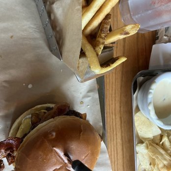 Chili's - Cheeseburger with bacon and chili with steak fries - Bars Near Me - Muskogee, Oklahoma Chili's - Cheeseburger with bacon and chili with steak fries - Bars Near Me - Muskogee, Oklahoma