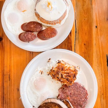 Moke’s Bread And Breakfast - Sunrise Breakfast and Corned Beef Hash - Breakfast & Brunch Near Me - Honolulu, Hawaii Moke’s Bread And Breakfast - Sunrise Breakfast and Corned Beef Hash - Breakfast & Brunch Near Me - Honolulu, Hawaii