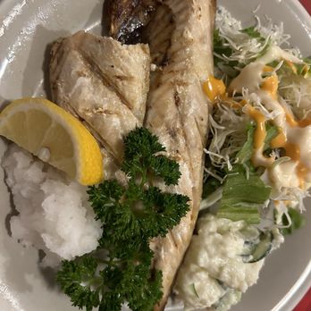 Sunrise Restaurant - Grilled mackerel - Sushi Bars Near Me - Honolulu, Hawaii