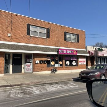 Suzy-Jo Donuts - Store front - Donuts Near Me - Bridgeport, Pennsylvania Suzy-Jo Donuts - Store front - Donuts Near Me - Bridgeport, Pennsylvania