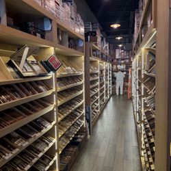 Mom's Cigar Warehouse