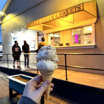 Fifi's Ice Cream & Sweets - Ice Cream & Frozen Yogurt Near Me - Syracuse, New York Fifi's Ice Cream & Sweets - Ice Cream & Frozen Yogurt Near Me - Syracuse, New York