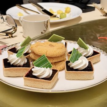 Genting Palace - Lemon cookies and blueberry pie - Cantonese Near Me - Las Vegas, Nevada Genting Palace - Lemon cookies and blueberry pie - Cantonese Near Me - Las Vegas, Nevada